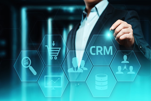 Essential-Things-to-Consider-When-Choosing-a-CRM-Vendor
